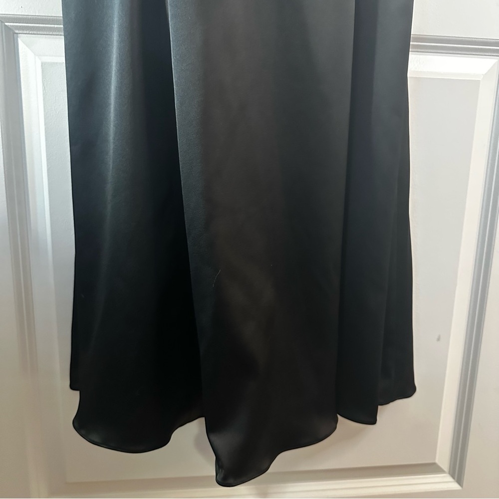 JS Collections Black & White Pleated Bodice Formal Gown Women’s Size 4 - Picture 5 of 16